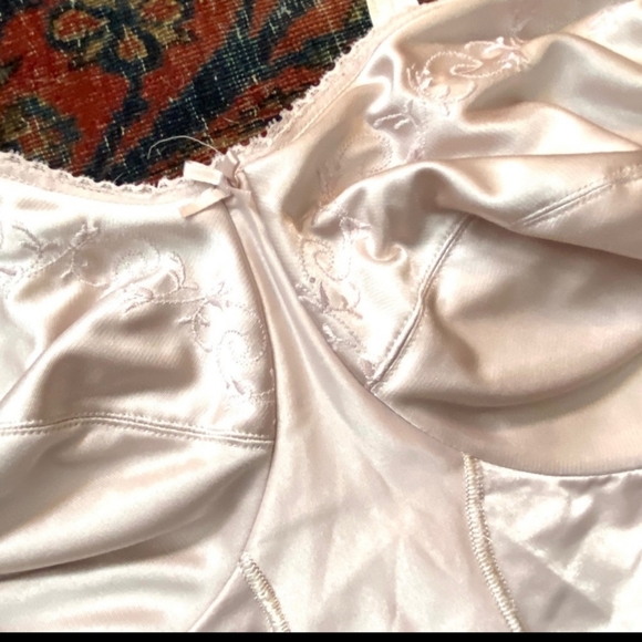 Bali shapewear 42DD - Picture 2 of 3